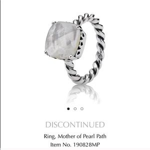 Mother of Pearl serenity twist Pandora ring
